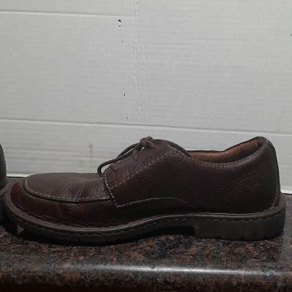 Clark's Men's Oxfords...8 EW  - Picture 9 of 11